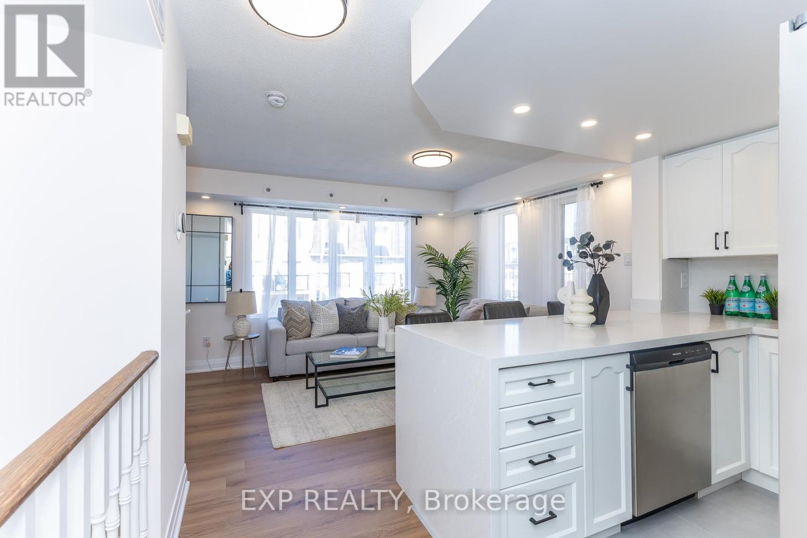 #2143 105 GEORGE APPLETON WAY - 3