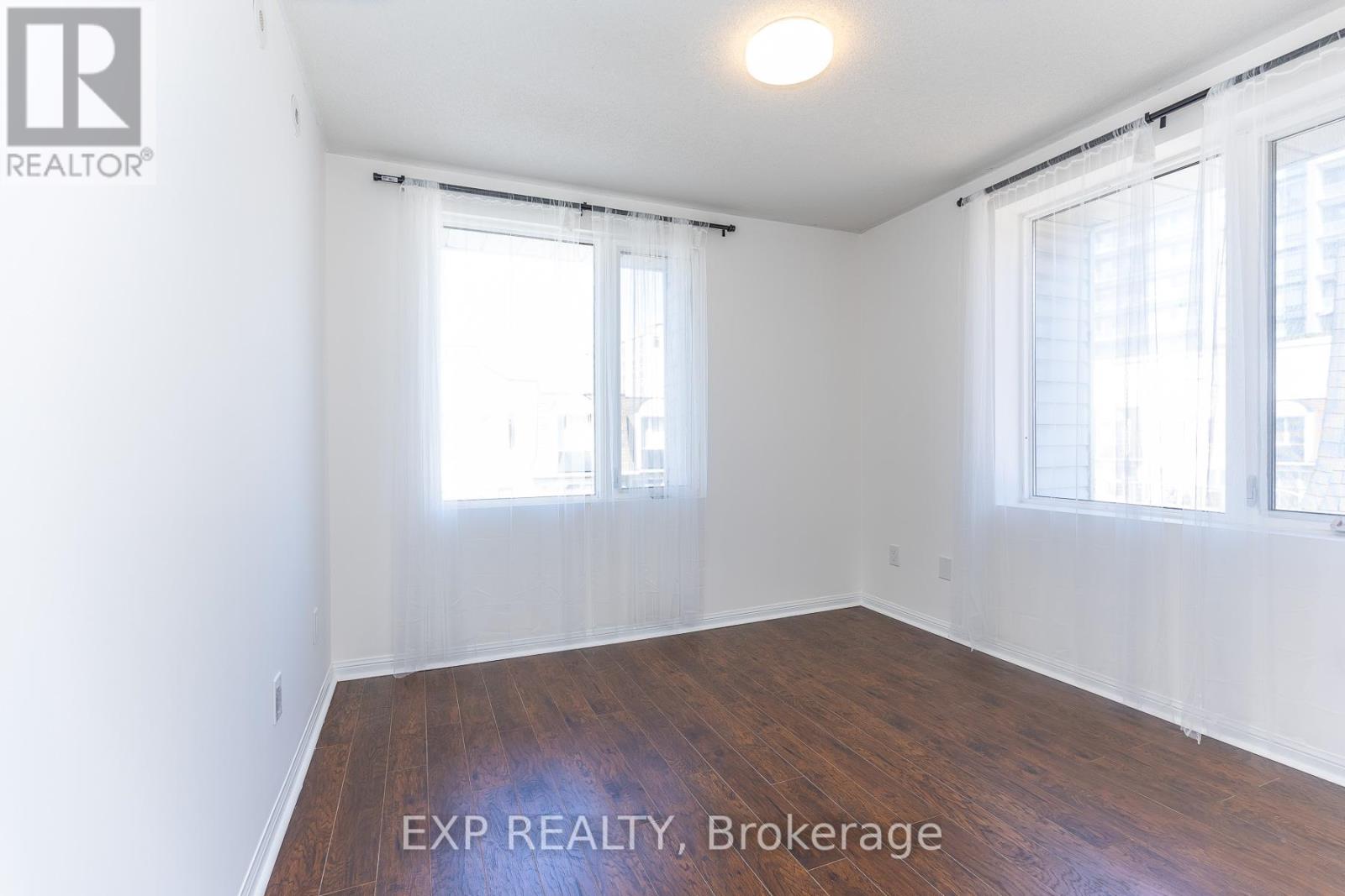 #2143 105 GEORGE APPLETON WAY - 33