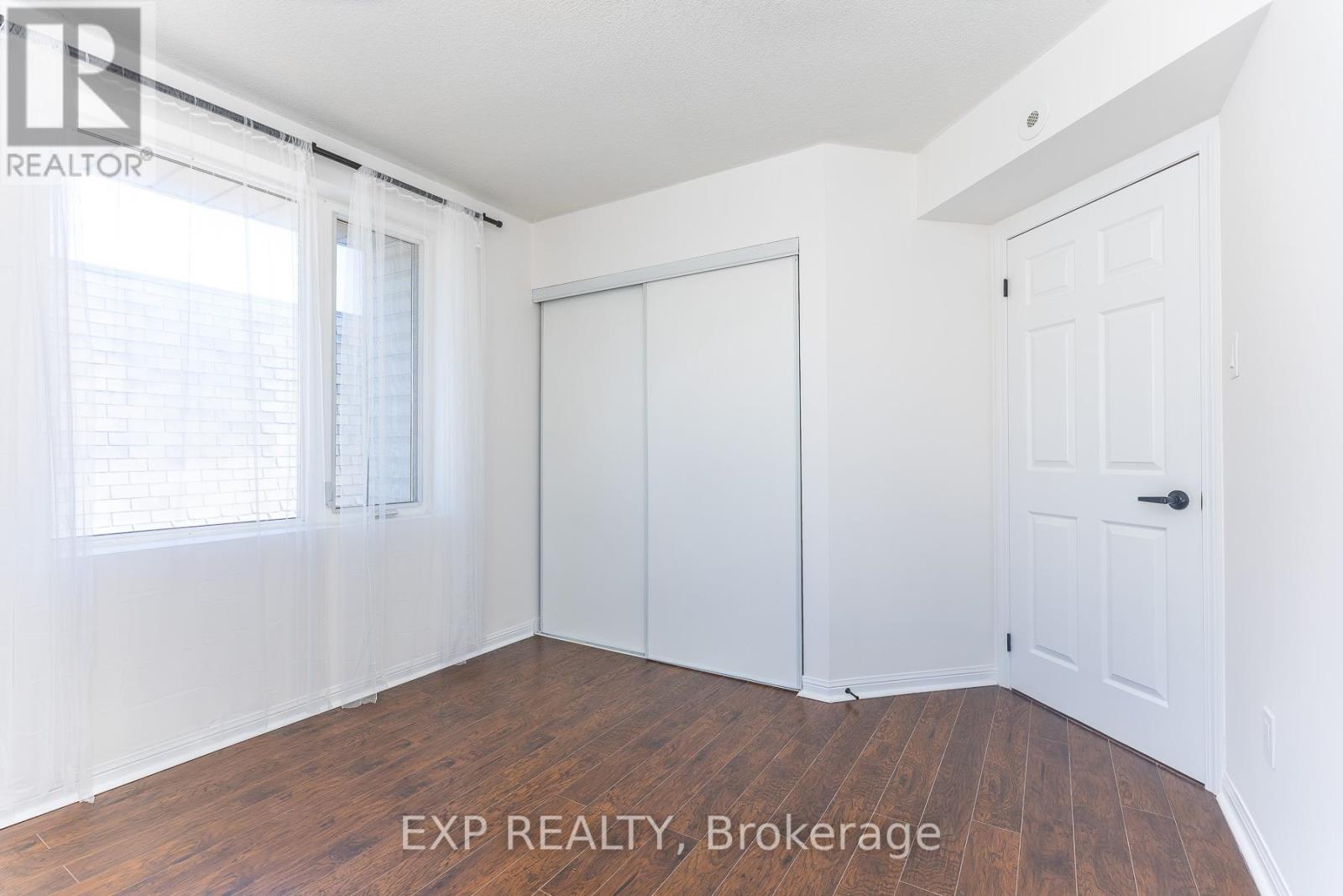 #2143 105 GEORGE APPLETON WAY - 34