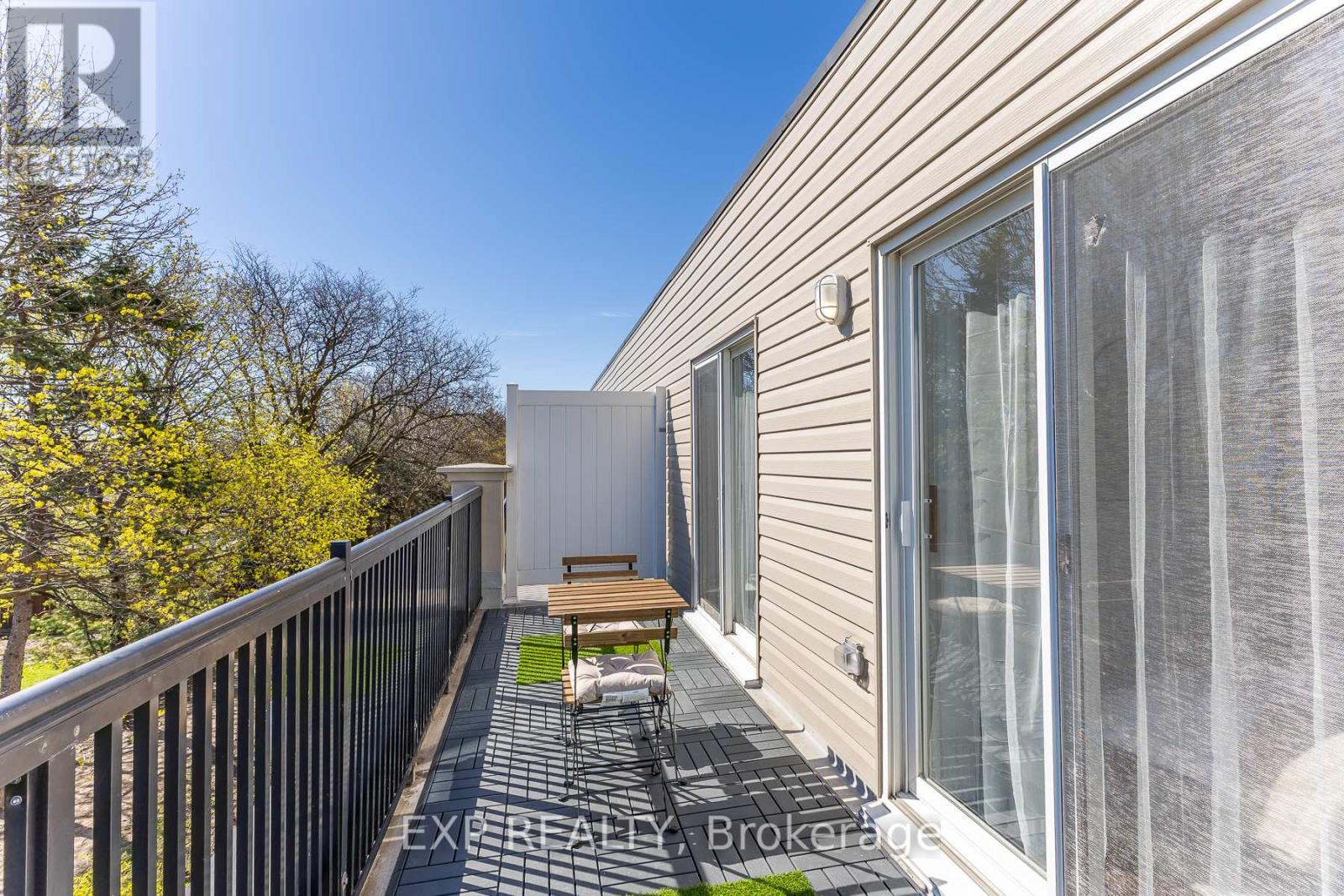#2143 105 GEORGE APPLETON WAY - 36