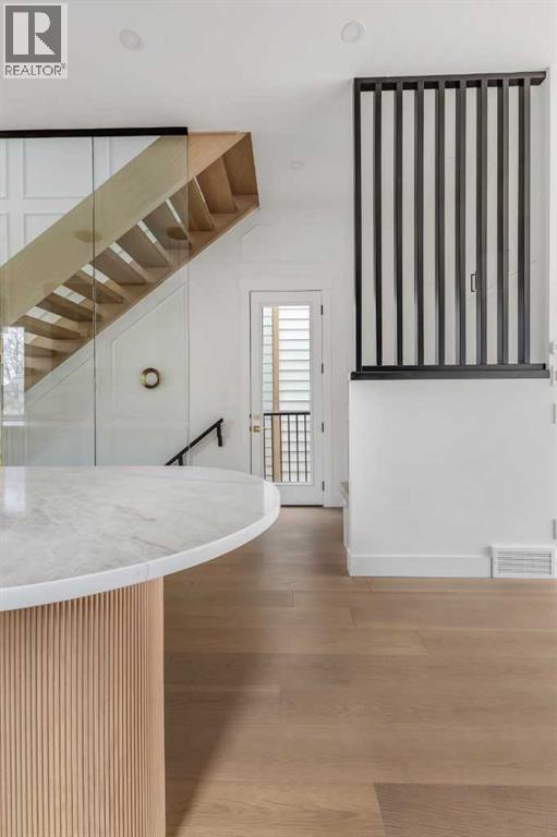 2613 35 Street SW - 14