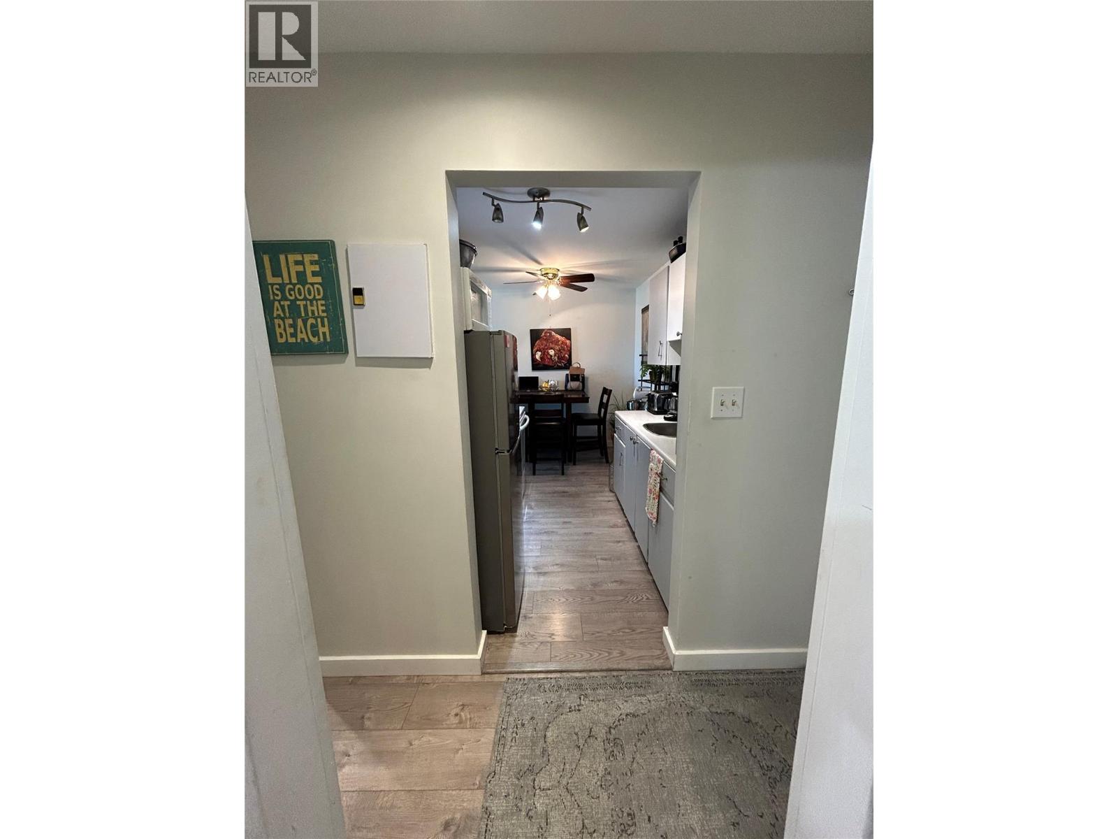 #208 922 Dynes Avenue - 19