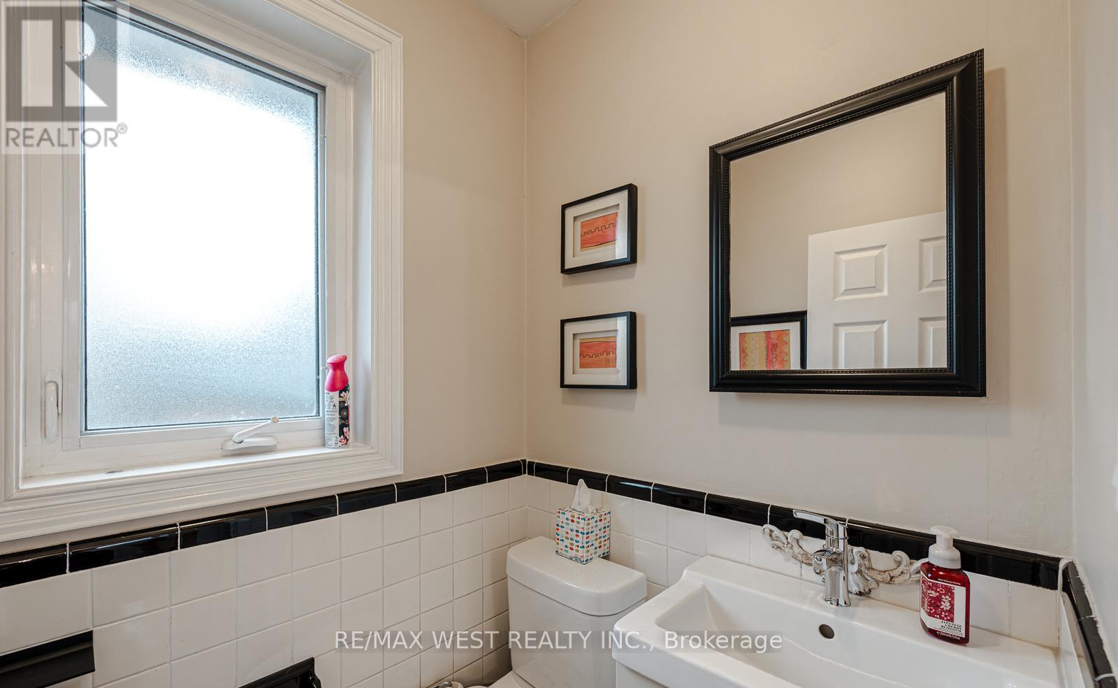 17 SAYBROOK AVENUE — photo 16