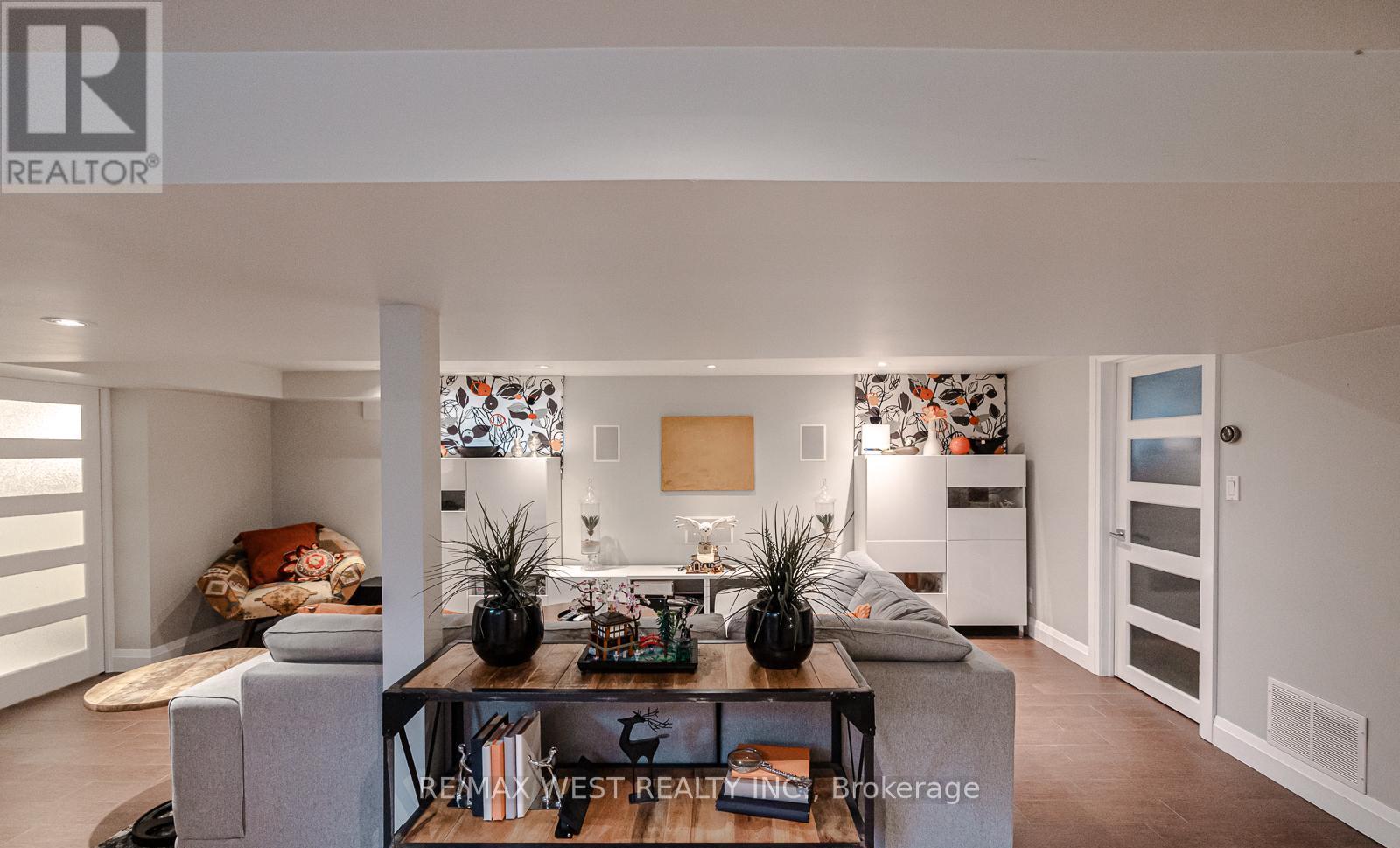 17 SAYBROOK AVENUE — photo 27