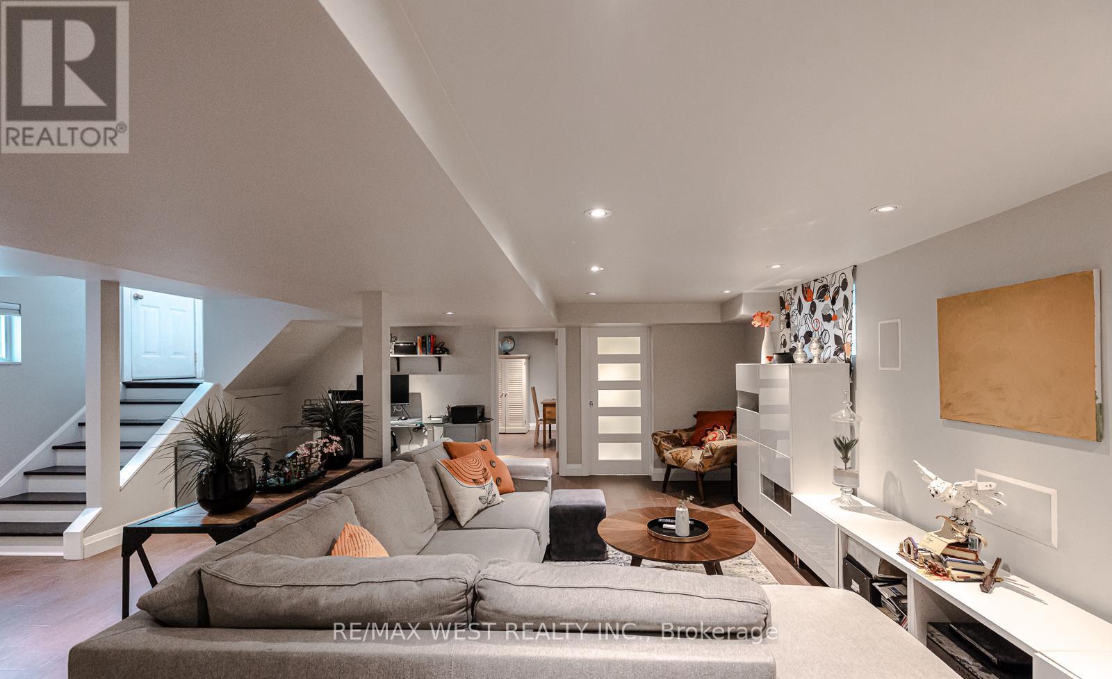 17 SAYBROOK AVENUE — photo 30