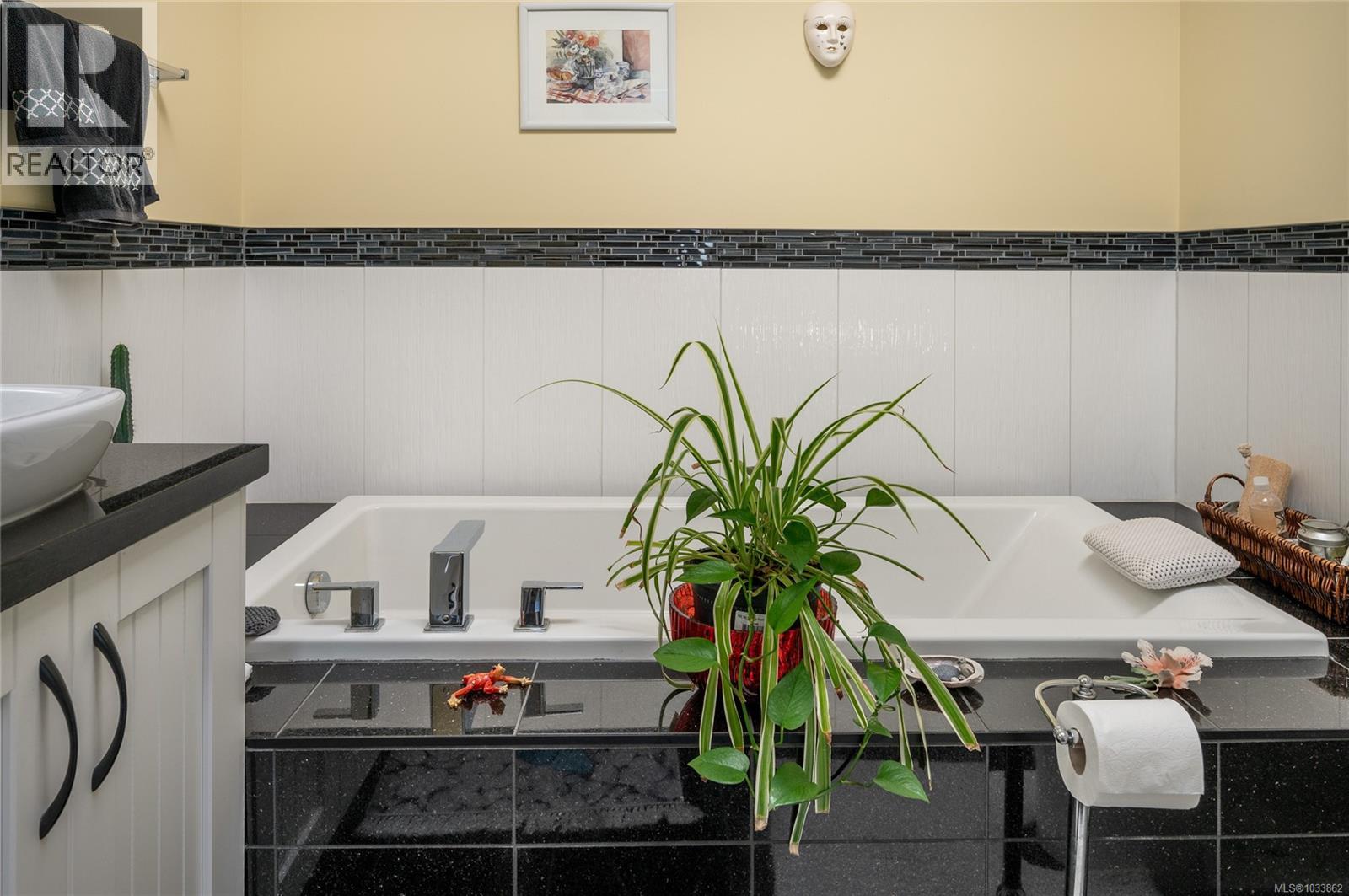 5615 Oceanview Terr - 25