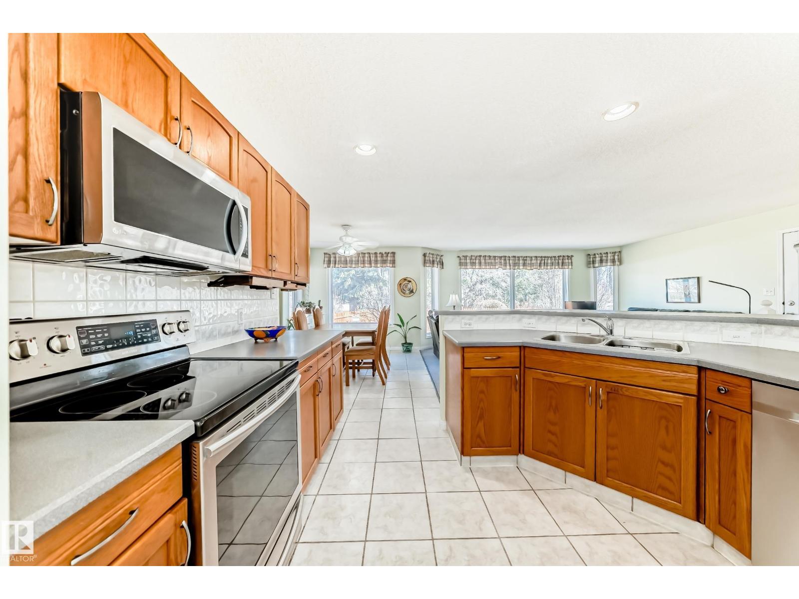 17 SPRINGFIELD CR, St. Albert