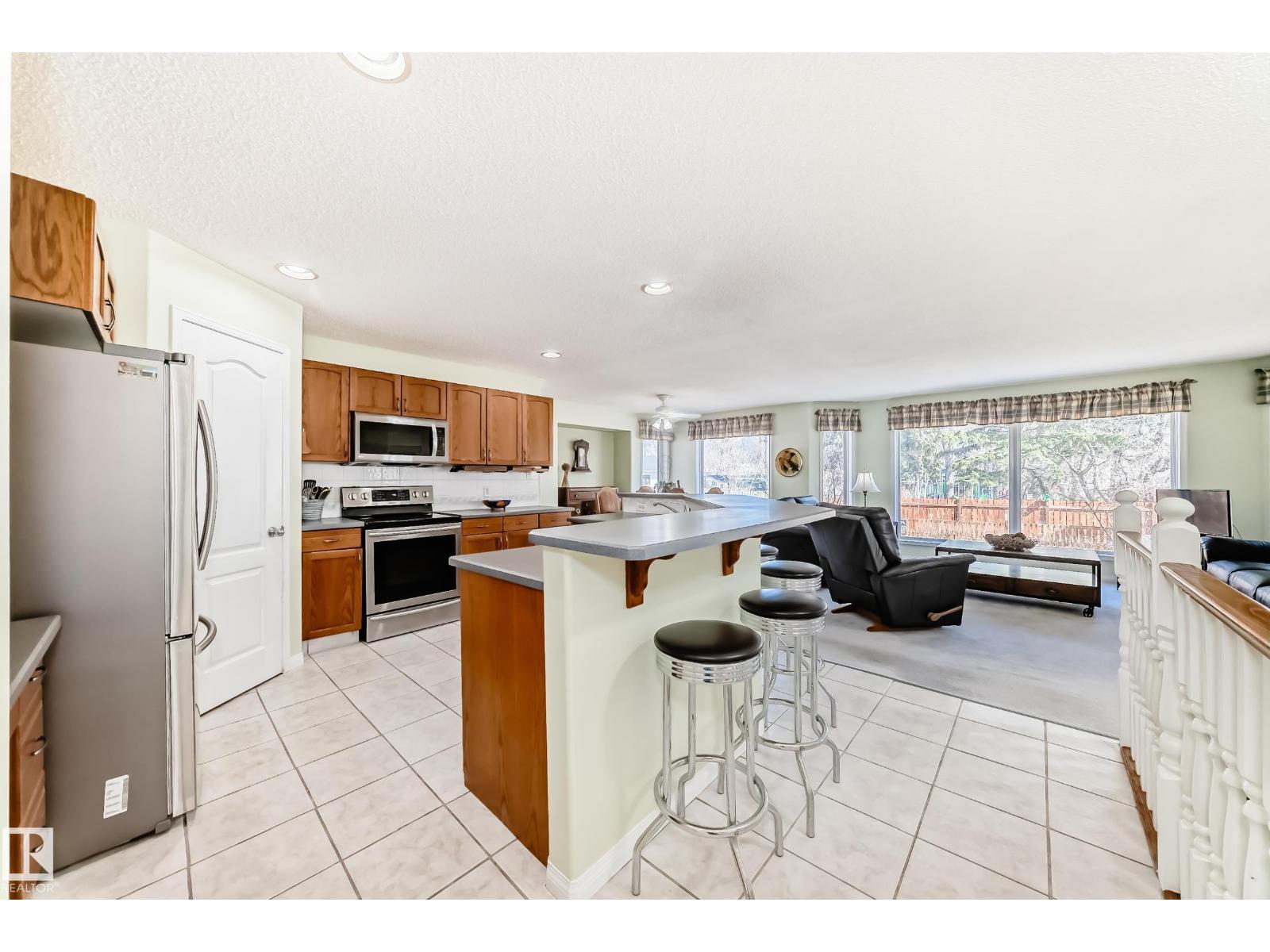 17 SPRINGFIELD CR, St. Albert