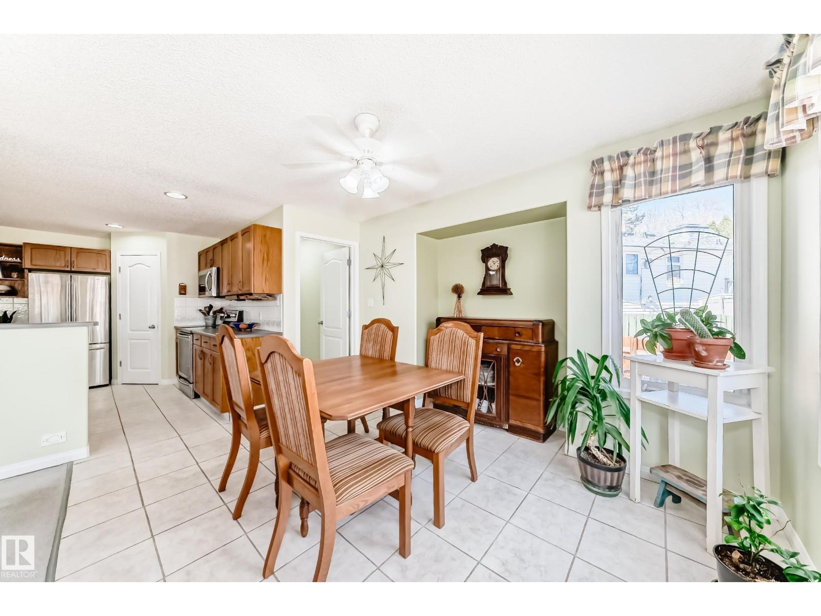 17 SPRINGFIELD CR, St. Albert