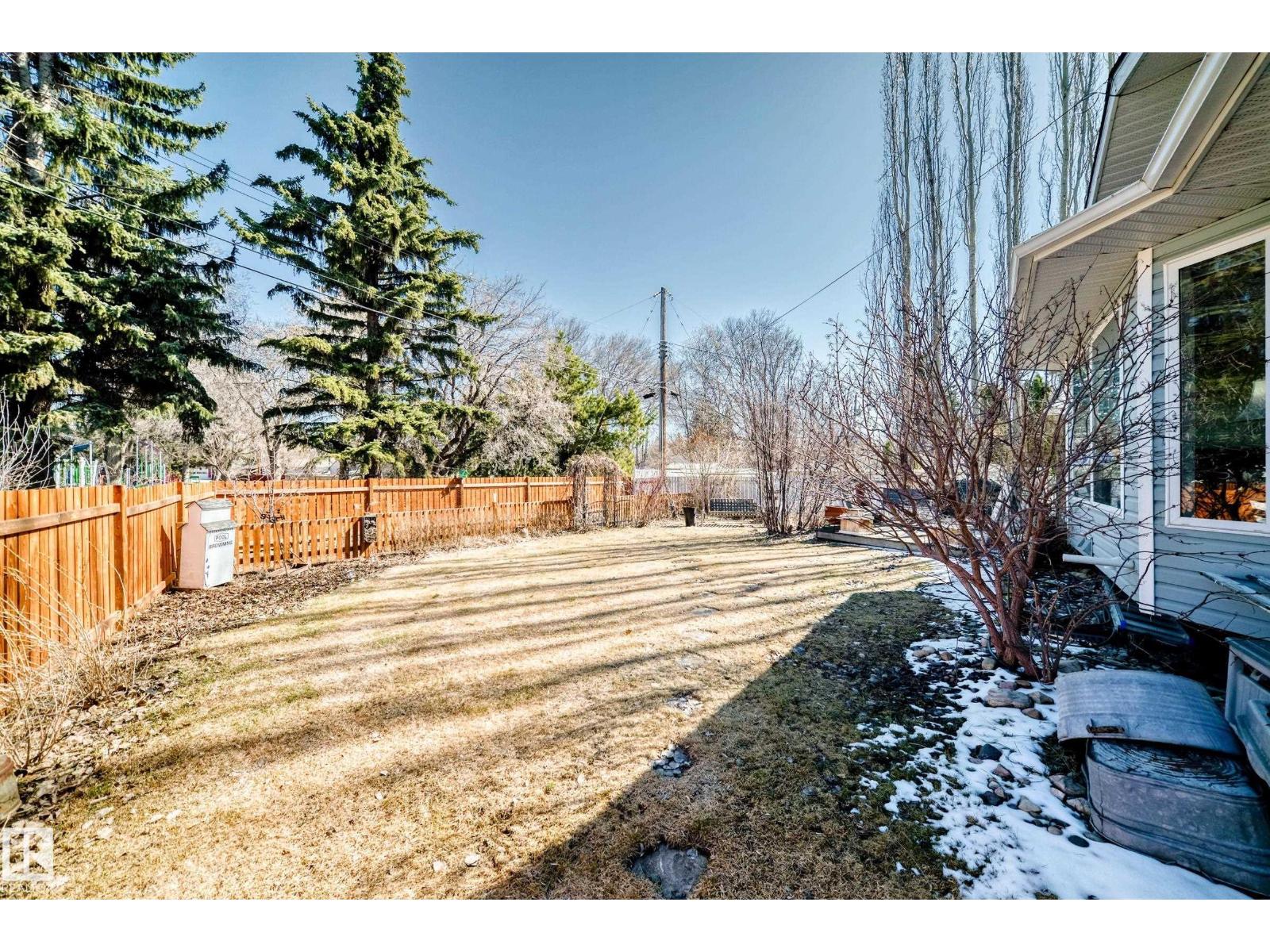 17 SPRINGFIELD CR, St. Albert