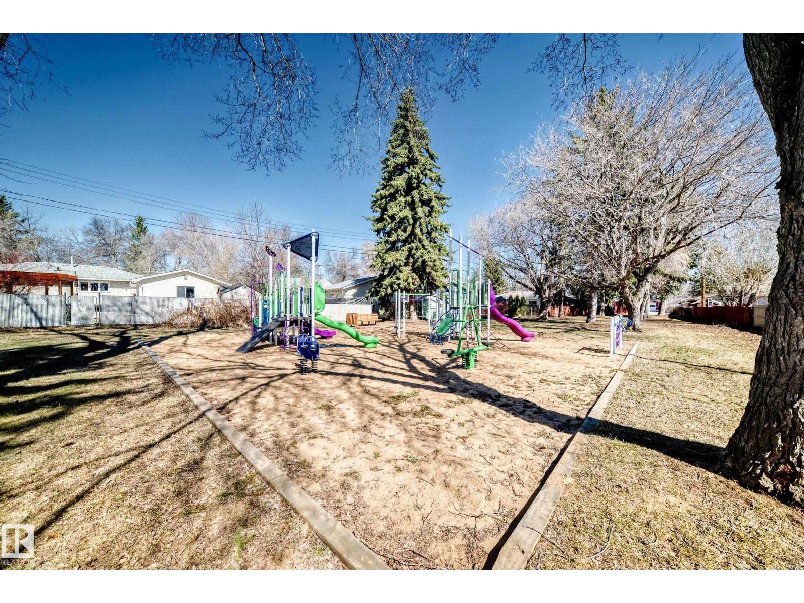 17 SPRINGFIELD CR, St. Albert