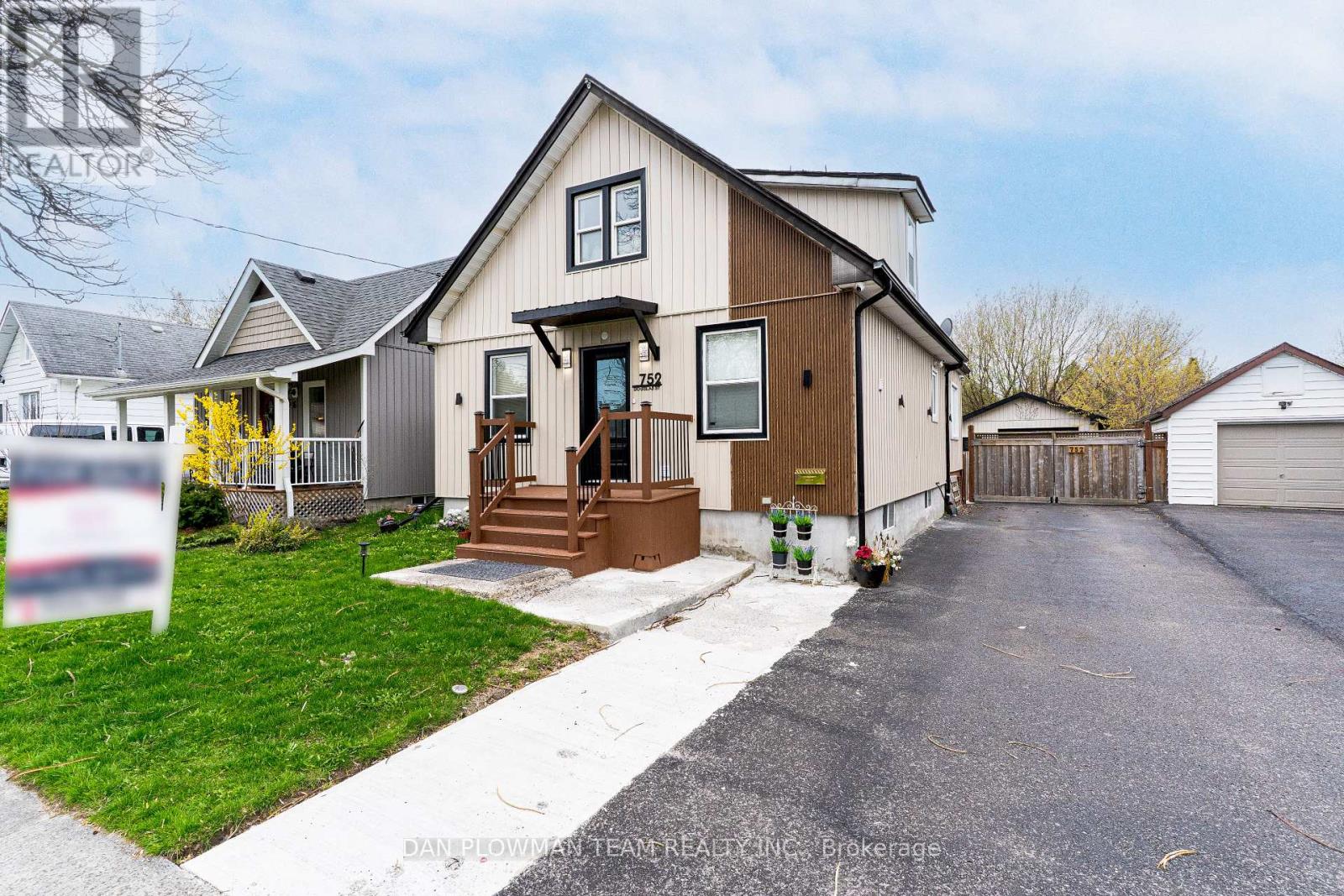 752 DOUGLAS STREET - 1