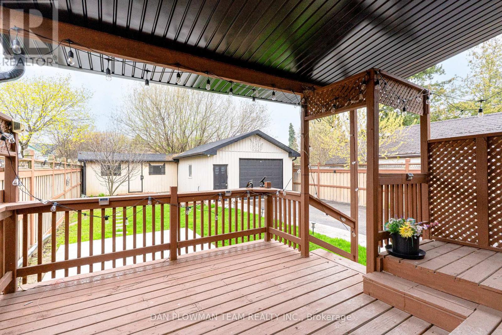 752 DOUGLAS STREET - 26