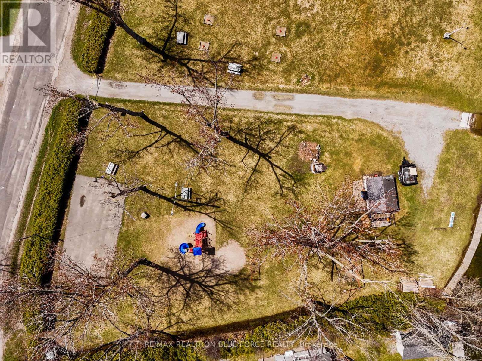 57 LAKESHORE ROAD - 32