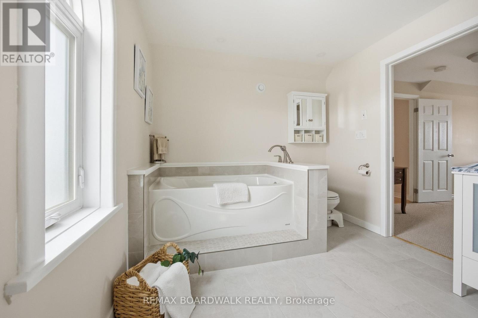 1662 RICHMOND ROAD - 17
