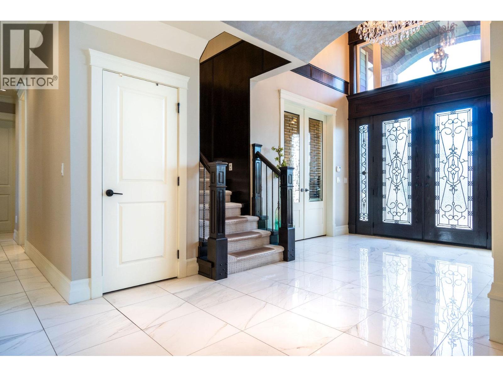 9028 PINEWELL Crescent, Richmond