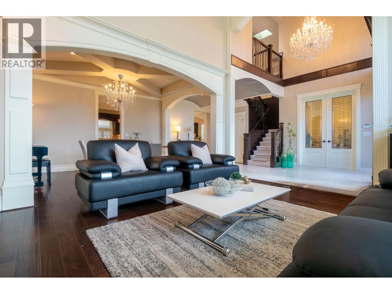 9028 PINEWELL Crescent, Richmond