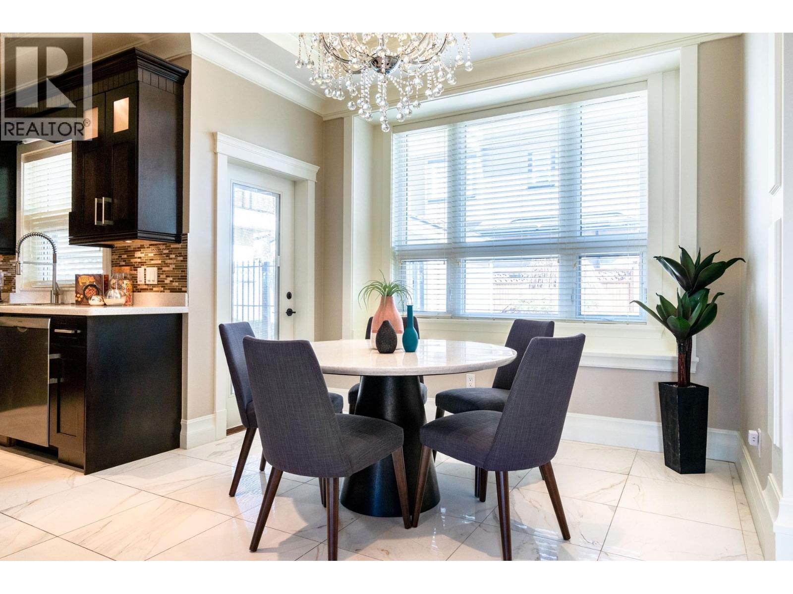 9028 PINEWELL Crescent, Richmond