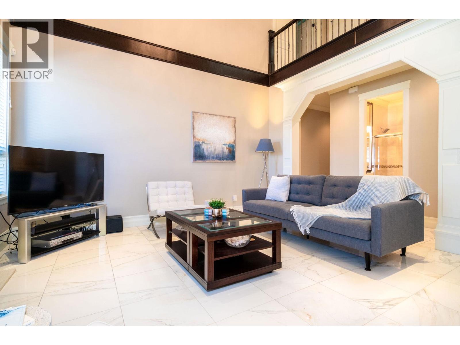 9028 PINEWELL Crescent, Richmond