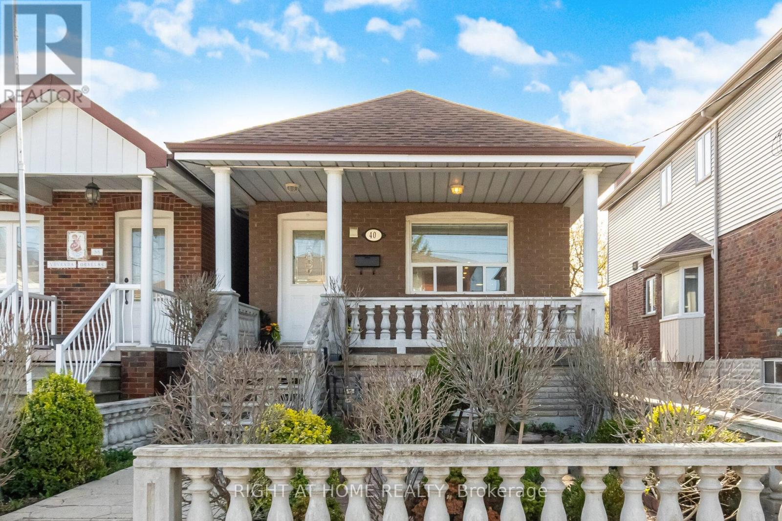 40 SANDERSTEAD AVENUE - 1