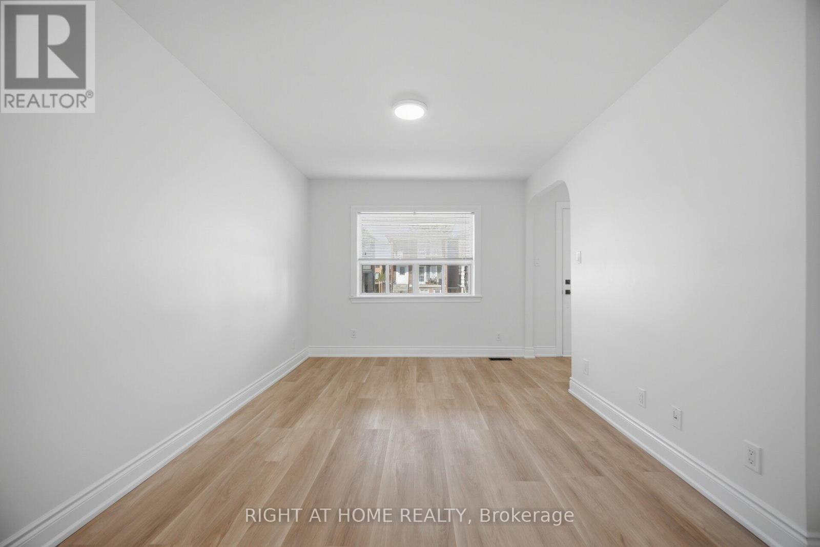 40 SANDERSTEAD AVENUE - 10