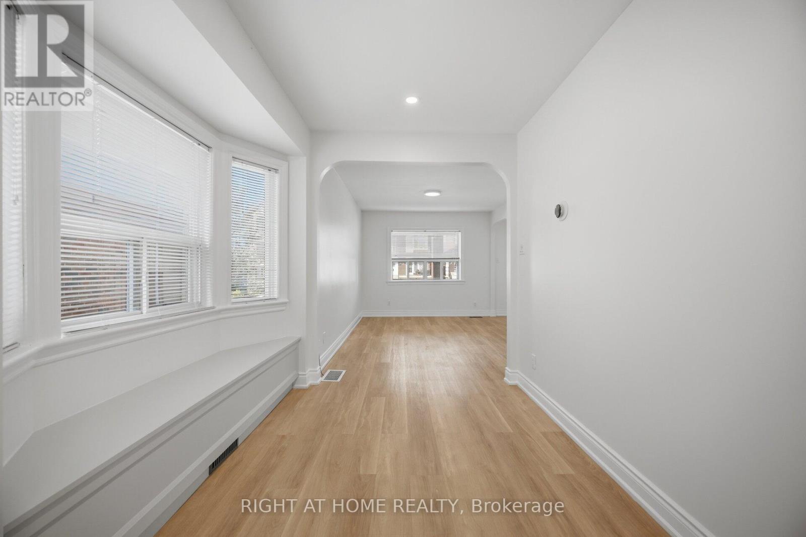 40 SANDERSTEAD AVENUE - 13