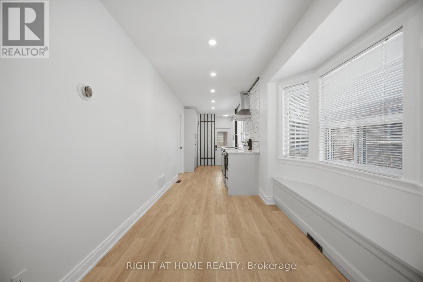 40 SANDERSTEAD AVENUE - 14