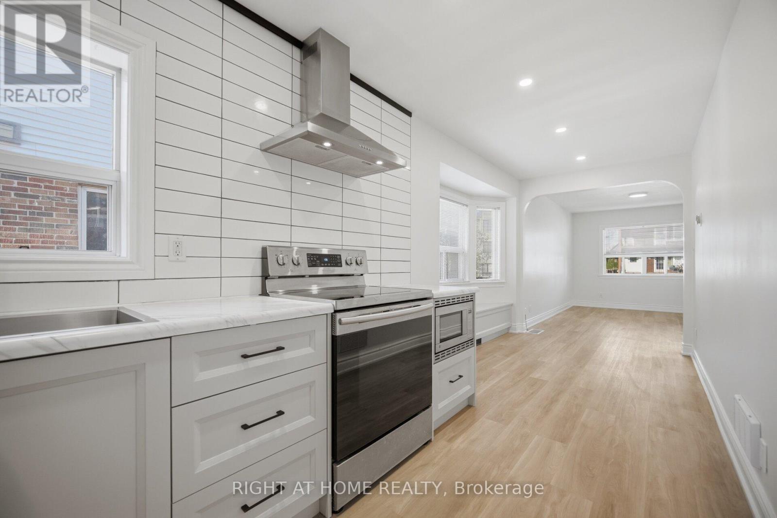 40 SANDERSTEAD AVENUE - 17