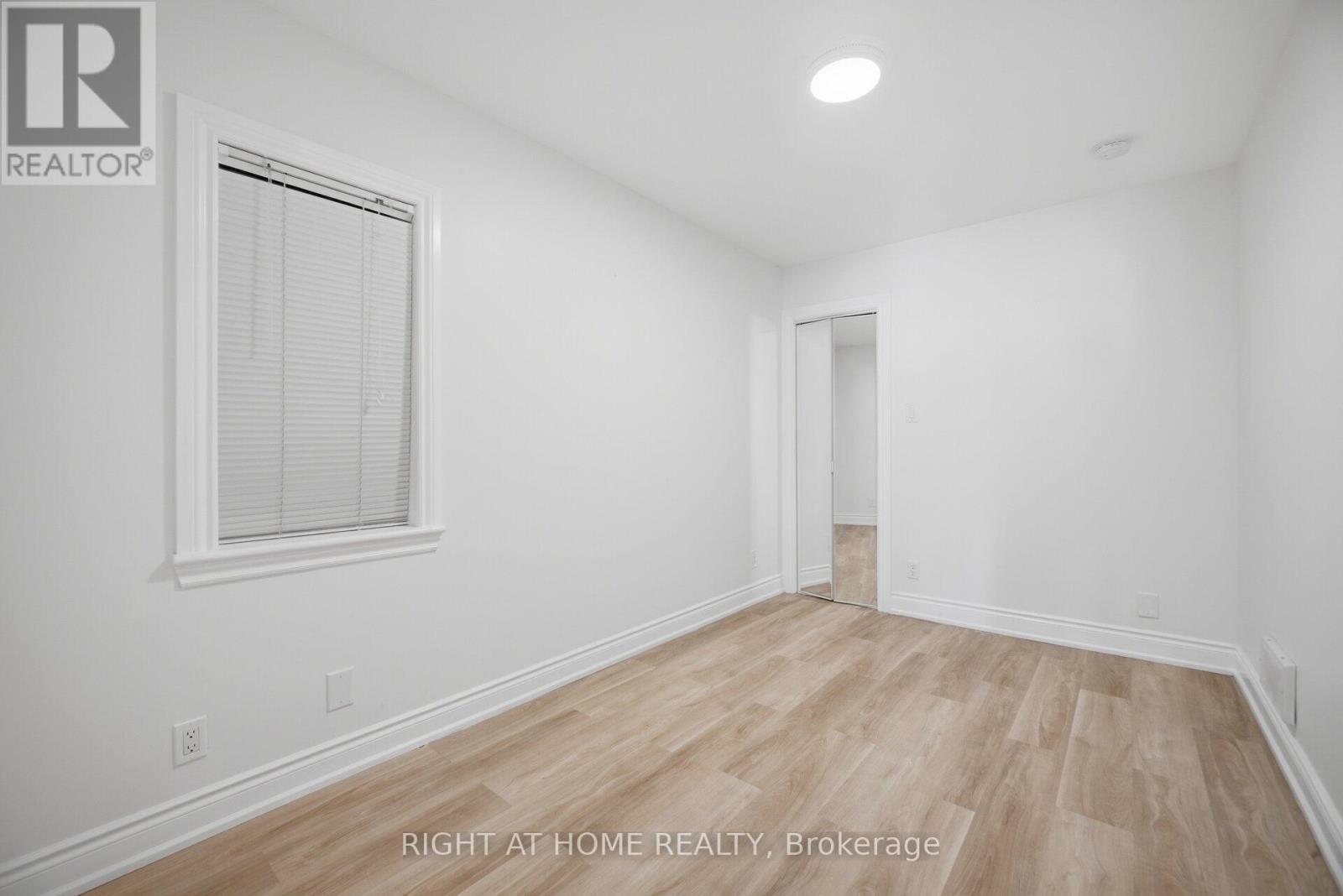 40 SANDERSTEAD AVENUE - 20