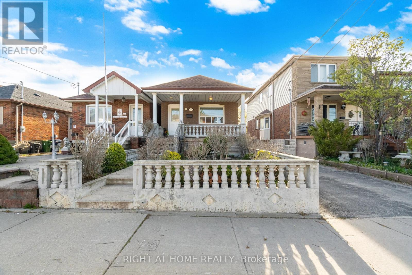 40 SANDERSTEAD AVENUE - 3