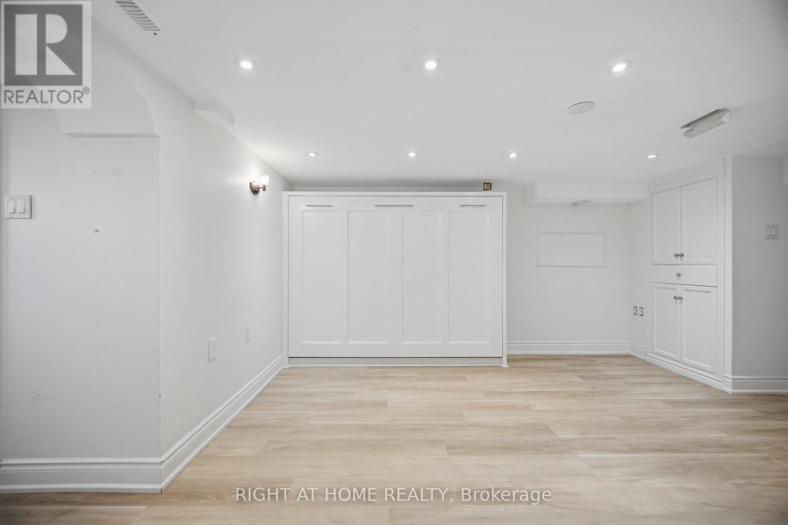 40 SANDERSTEAD AVENUE - 34