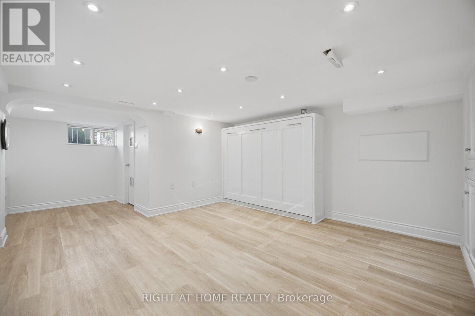 40 SANDERSTEAD AVENUE - 36