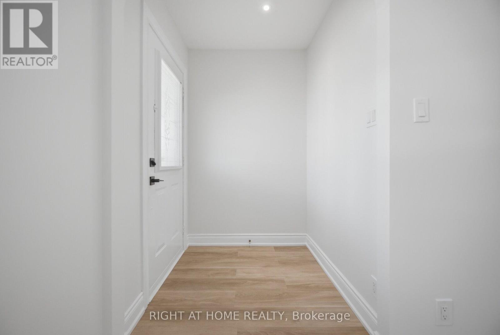 40 SANDERSTEAD AVENUE - 8