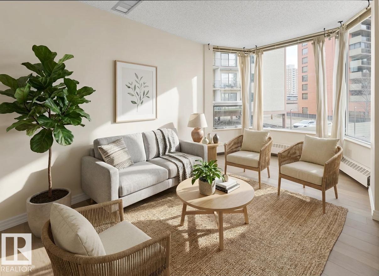 #201 11826 100 AV NW, Edmonton