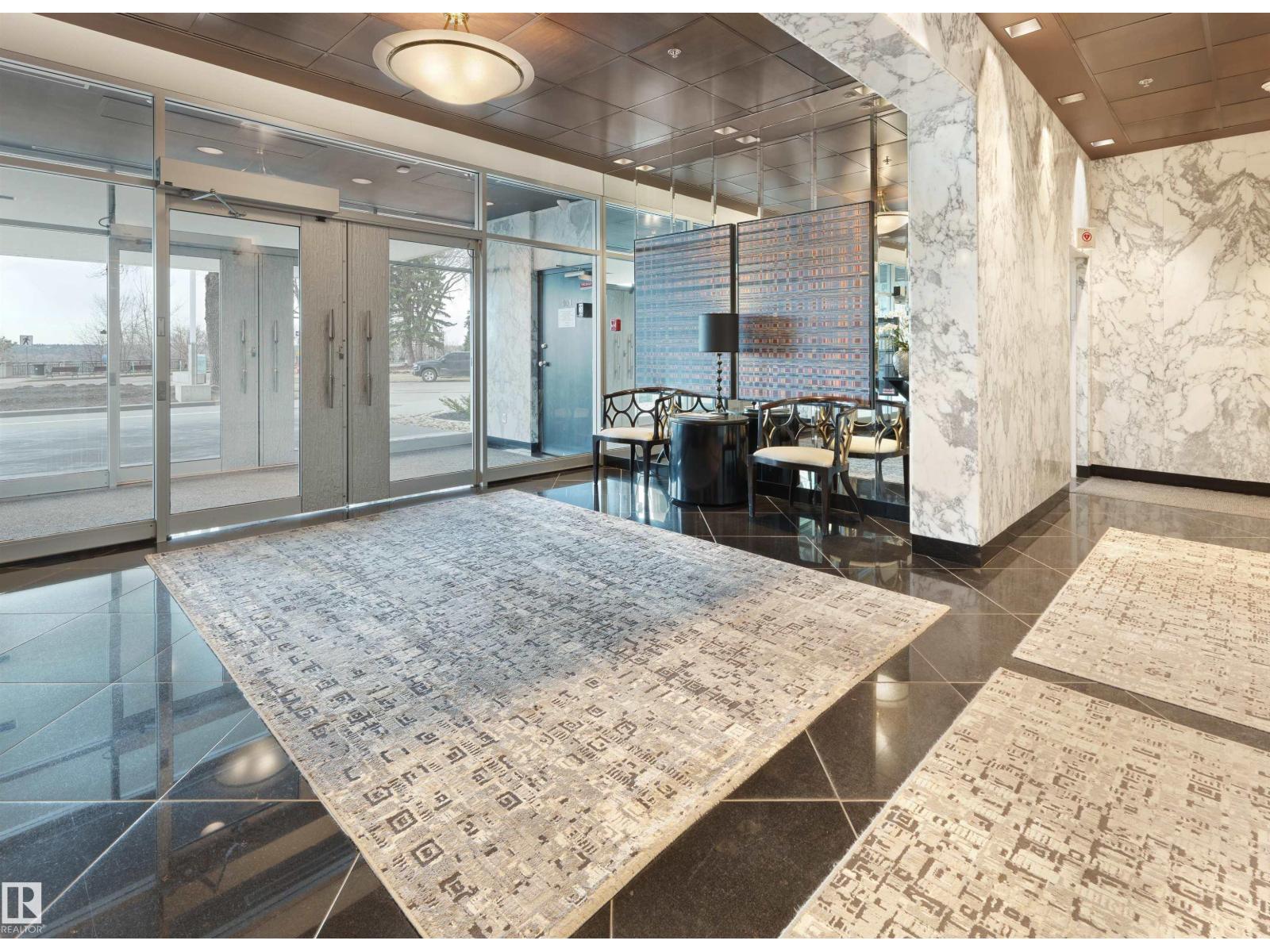 #201 11826 100 AV NW, Edmonton