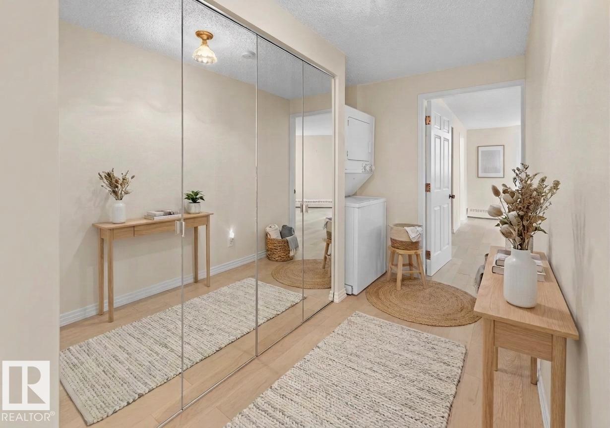 #201 11826 100 AV NW, Edmonton