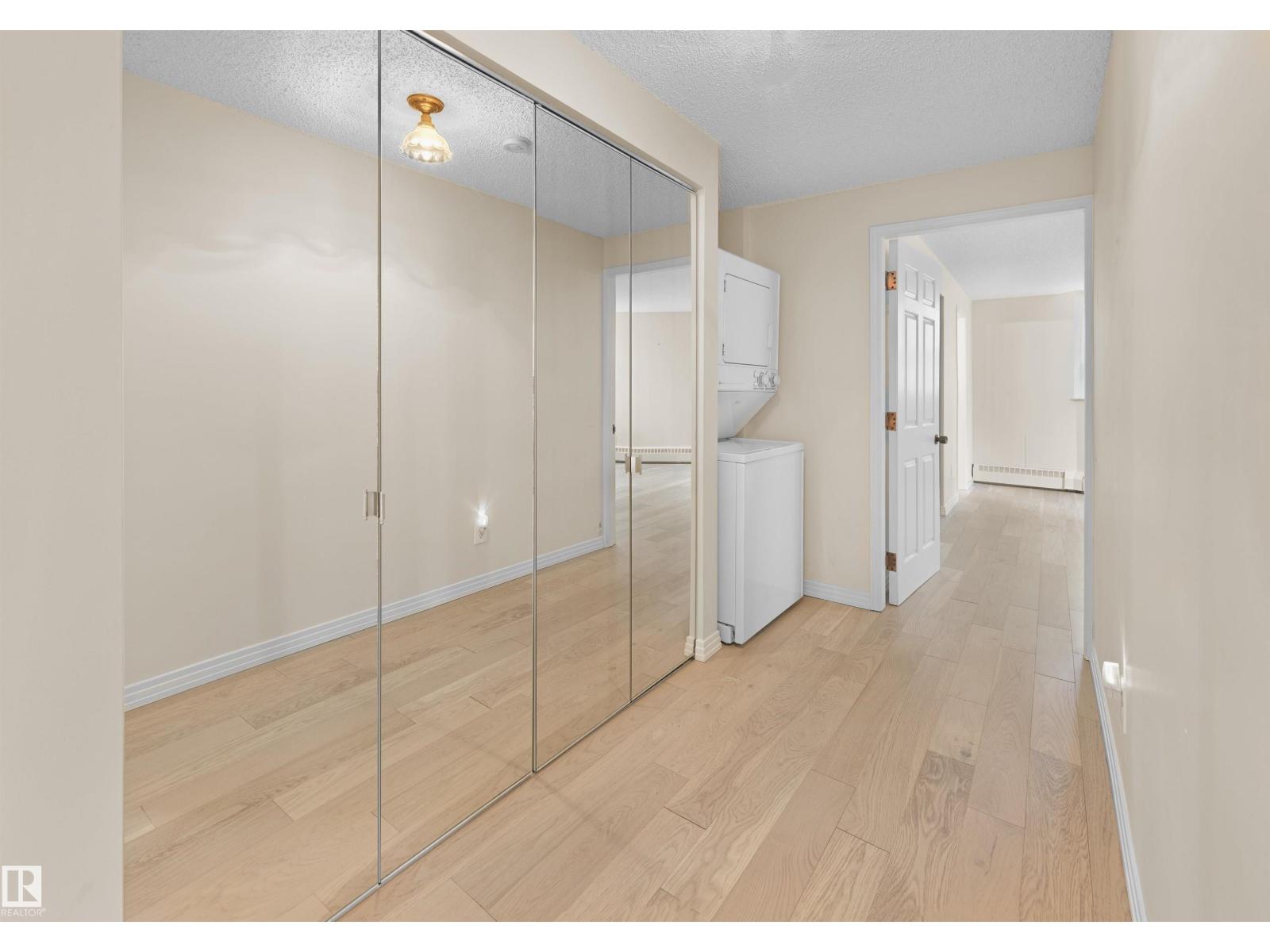 #201 11826 100 AV NW, Edmonton