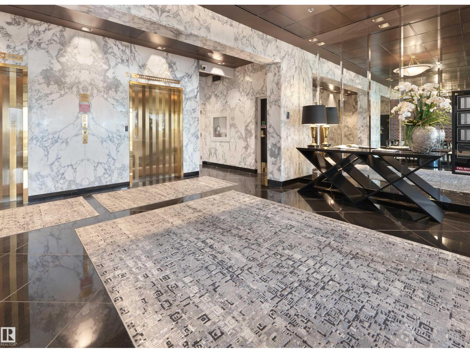 #201 11826 100 AV NW, Edmonton