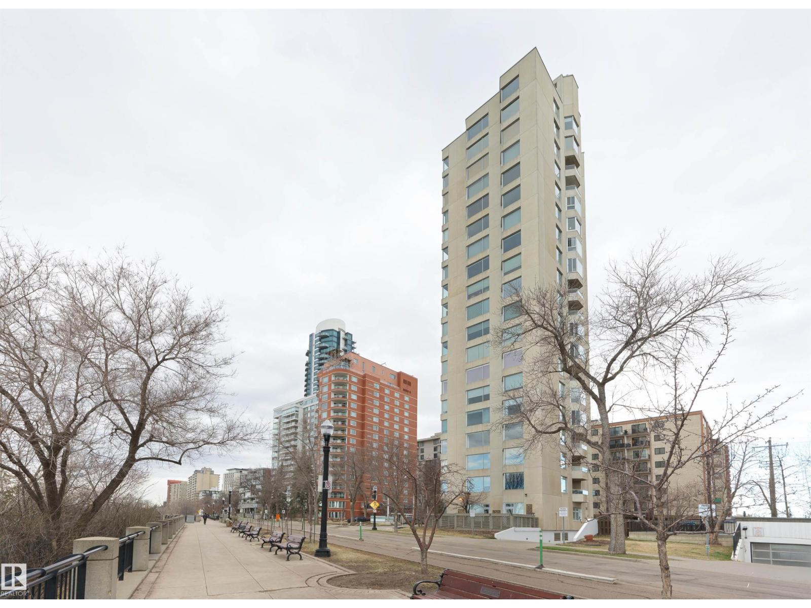 #201 11826 100 AV NW, Edmonton