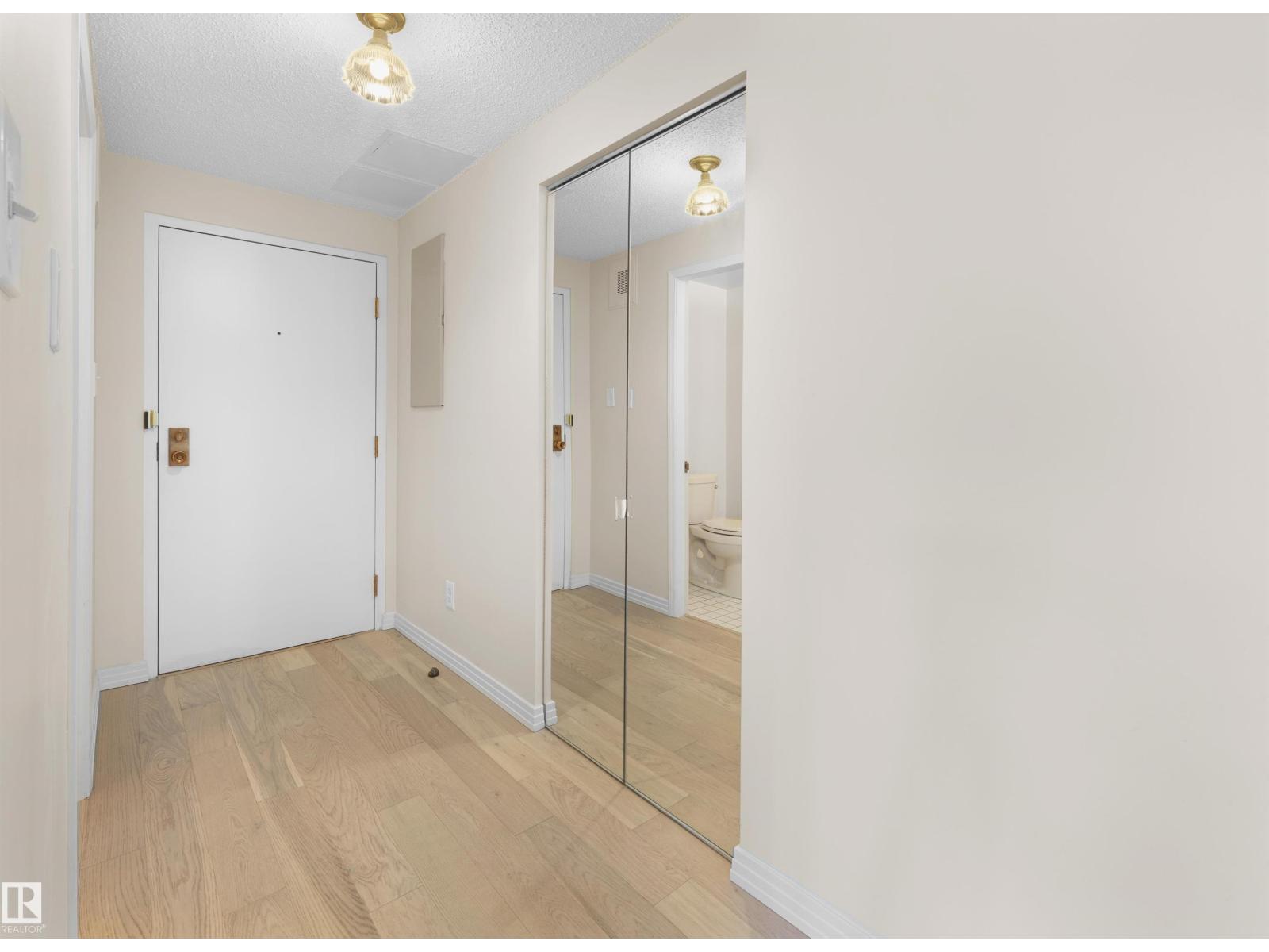 #201 11826 100 AV NW, Edmonton