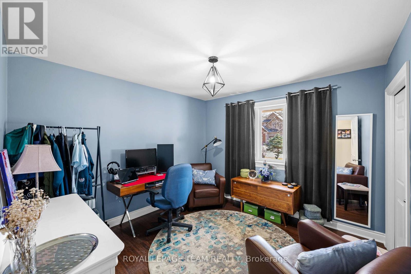 1986 FAIRBANKS AVENUE - 19