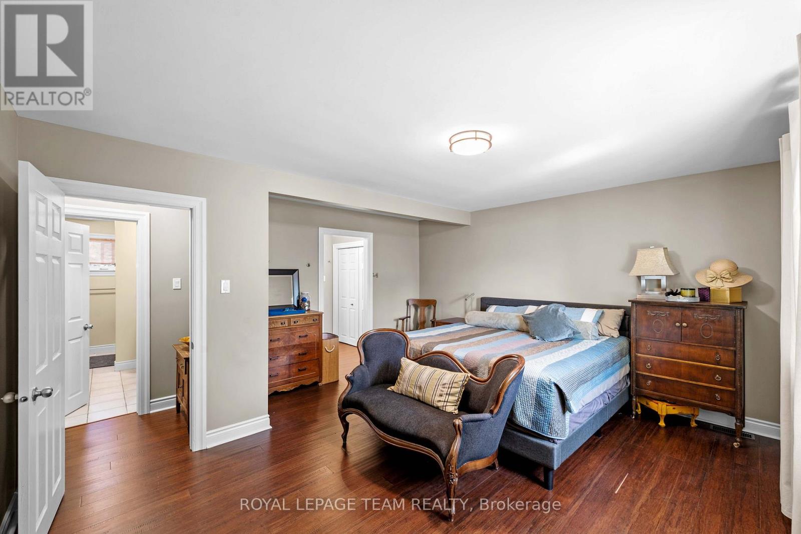 1986 FAIRBANKS AVENUE - 23
