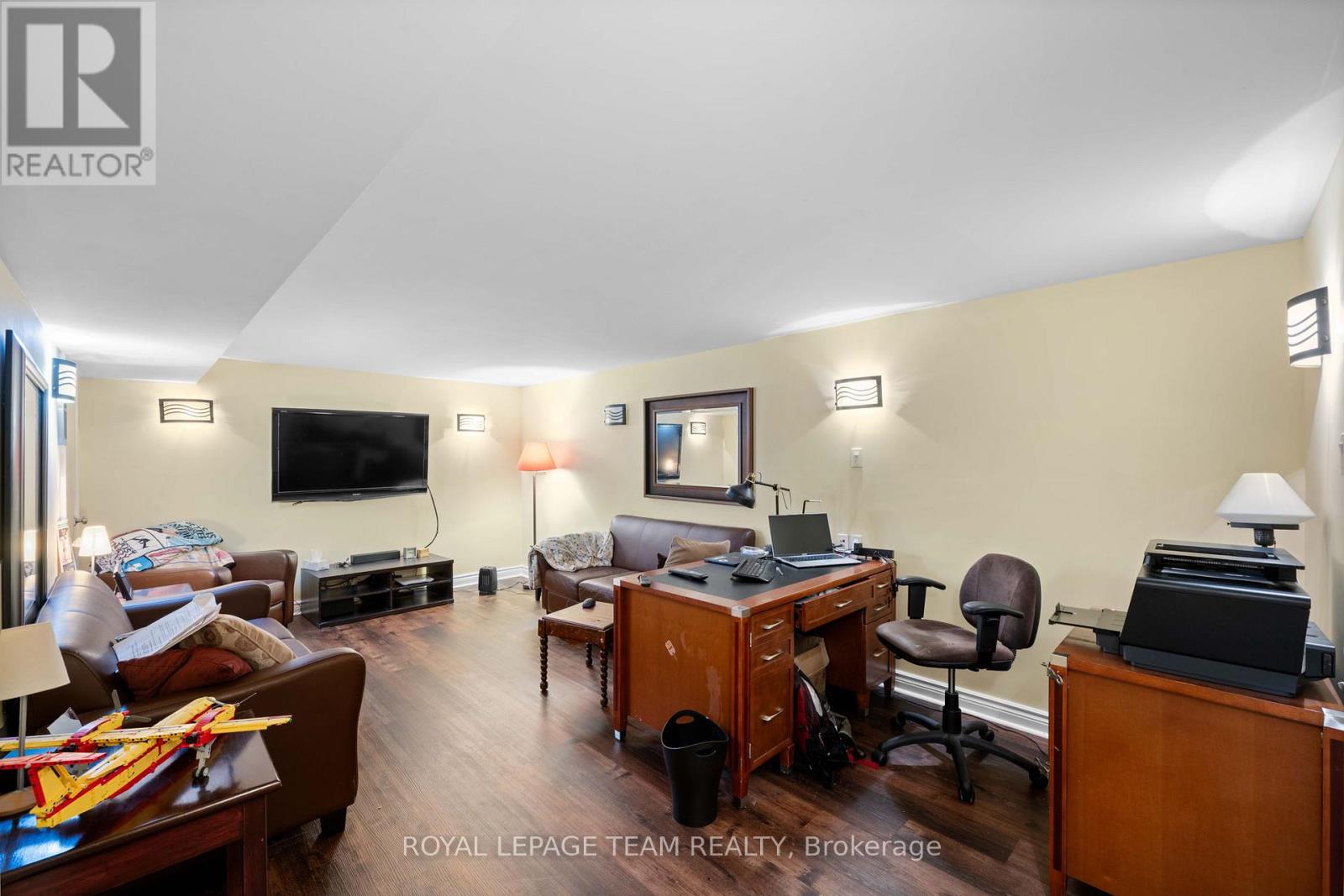 1986 FAIRBANKS AVENUE - 30