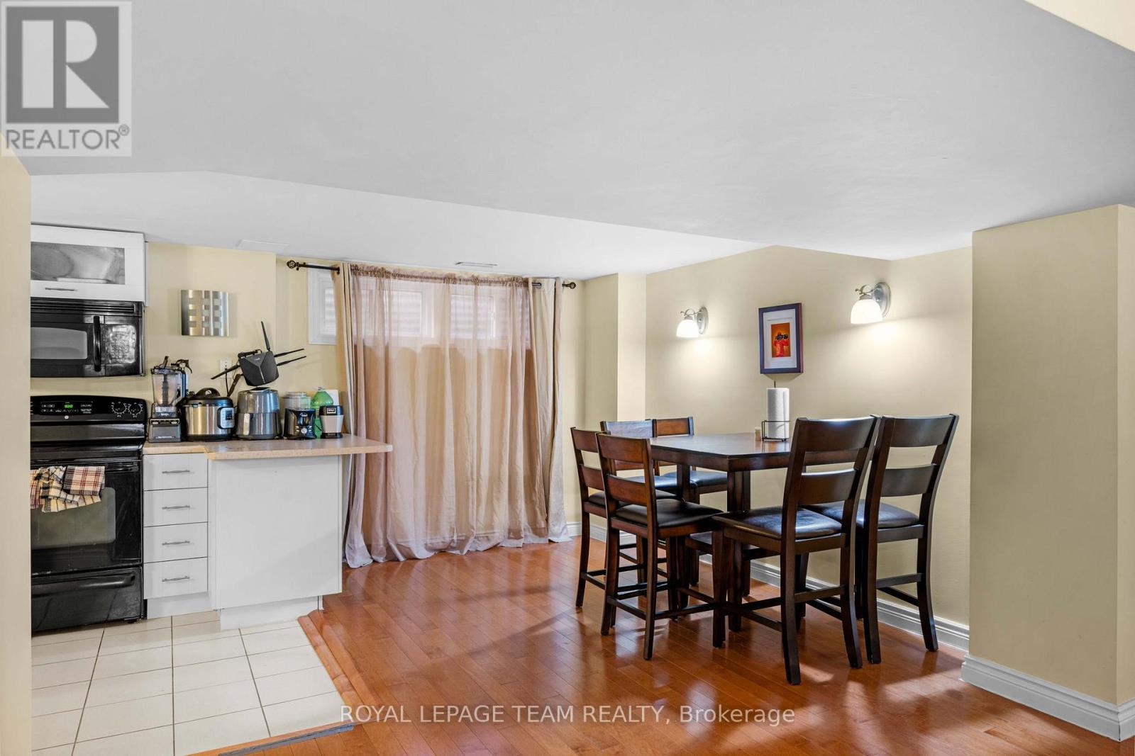 1986 FAIRBANKS AVENUE - 33