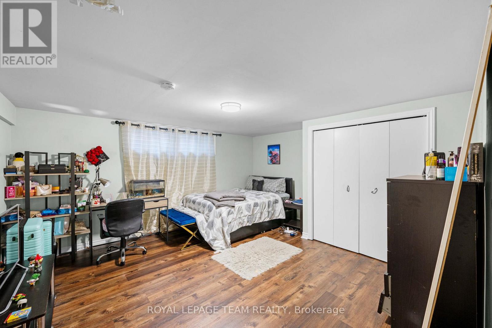 1986 FAIRBANKS AVENUE - 37