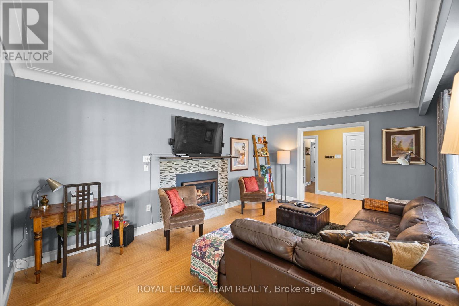 1986 FAIRBANKS AVENUE - 7