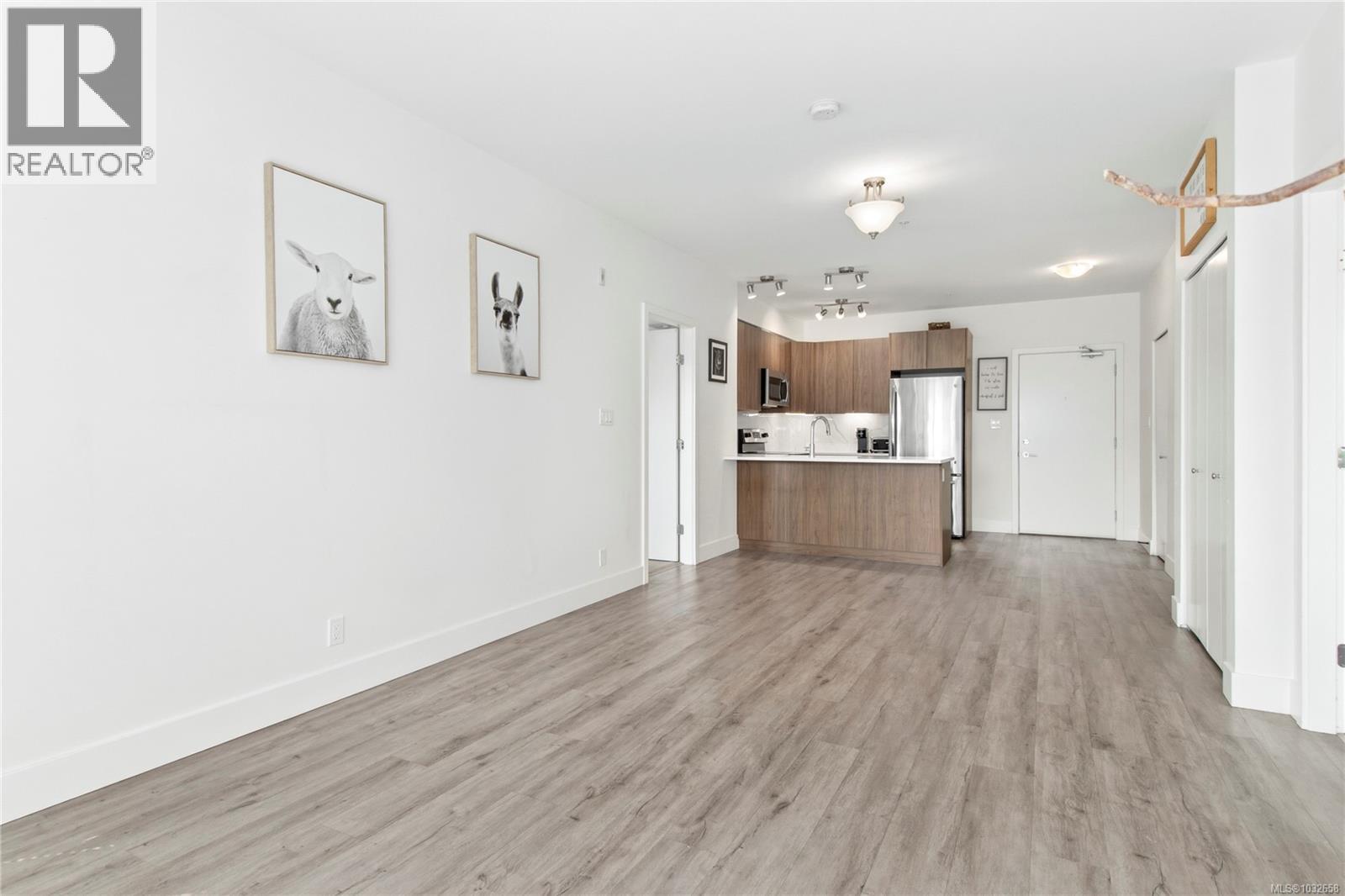 305 3070 Kilpatrick Ave — photo 8