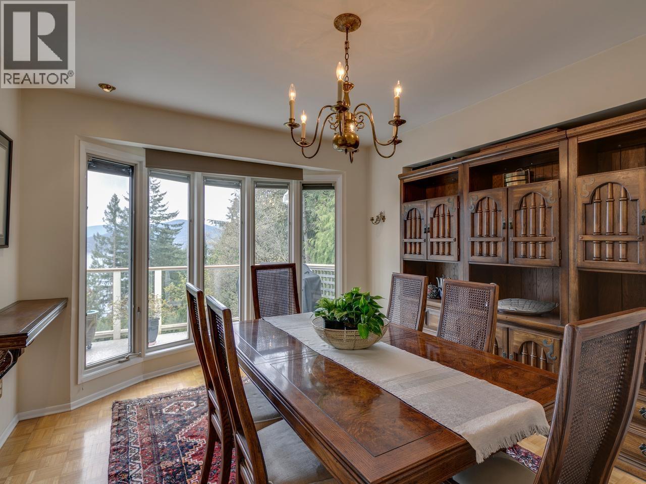 110 OCEANVIEW PLACE, Lions Bay