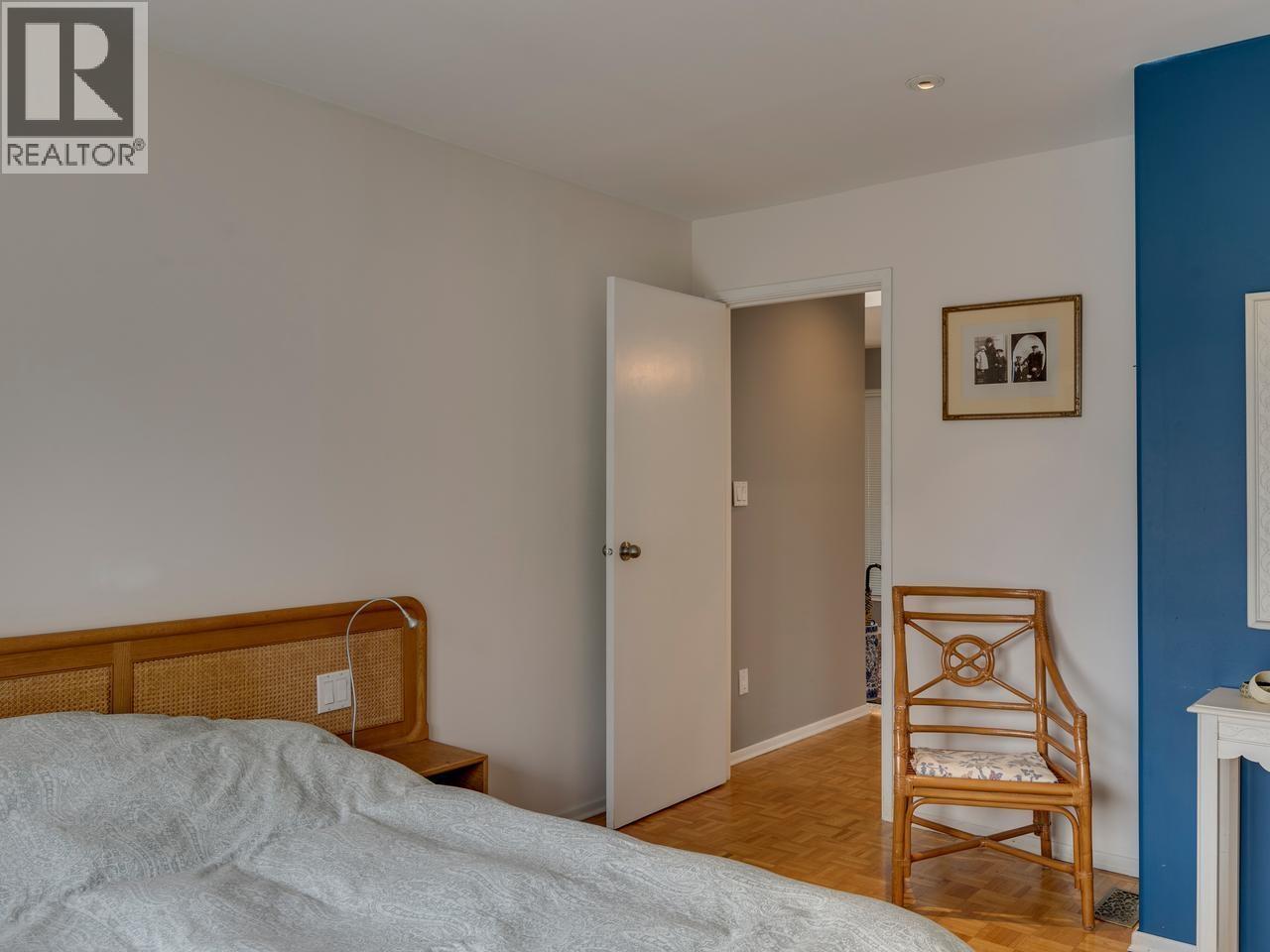 110 OCEANVIEW PLACE, Lions Bay