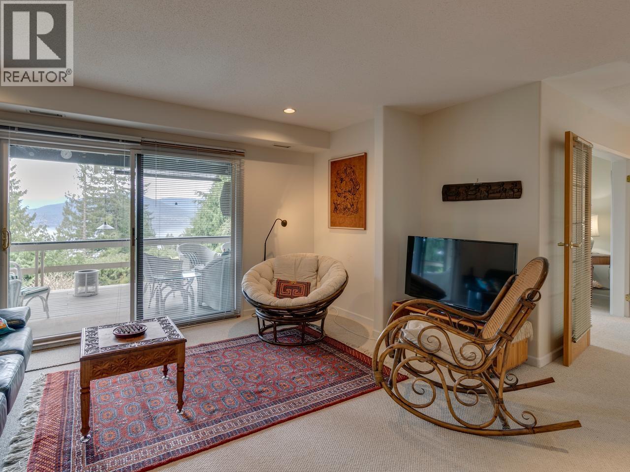 110 OCEANVIEW PLACE, Lions Bay